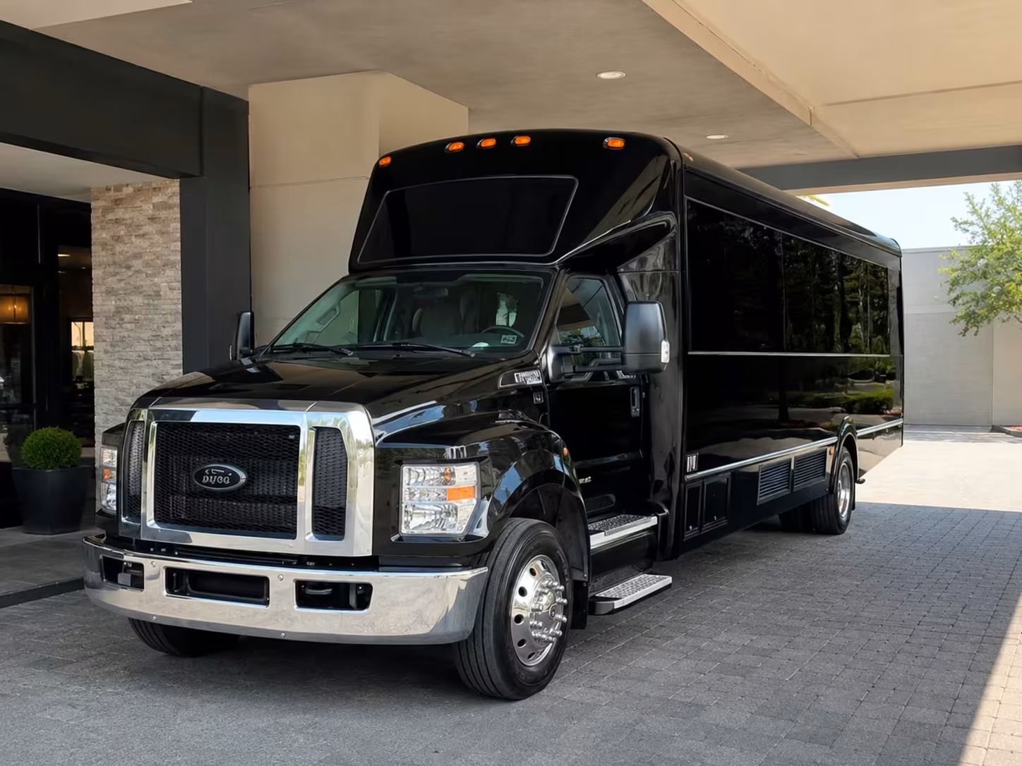 perris prom party bus rentals for groups of 15 to 50