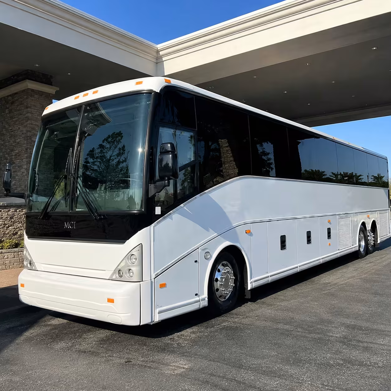 private airport shuttle buses for perris groups traveling together